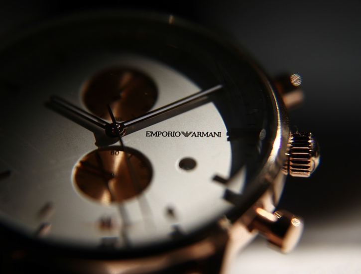 Eine Luxus Uhr aus dem Hause Armani
